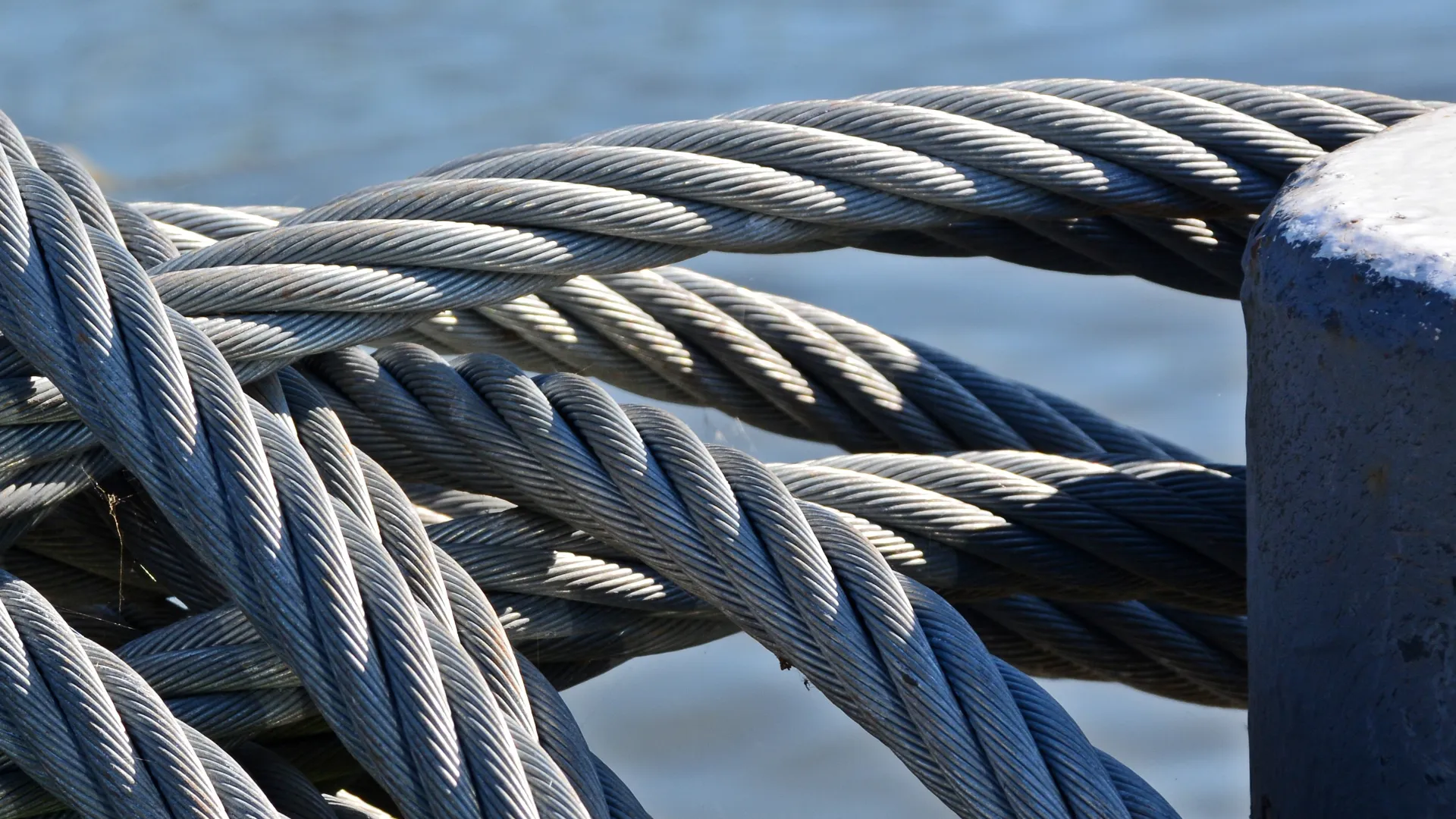 Choosing the Right Rope: A Guide to Steel Wire, Stainless Steel, and Mooring Ropes